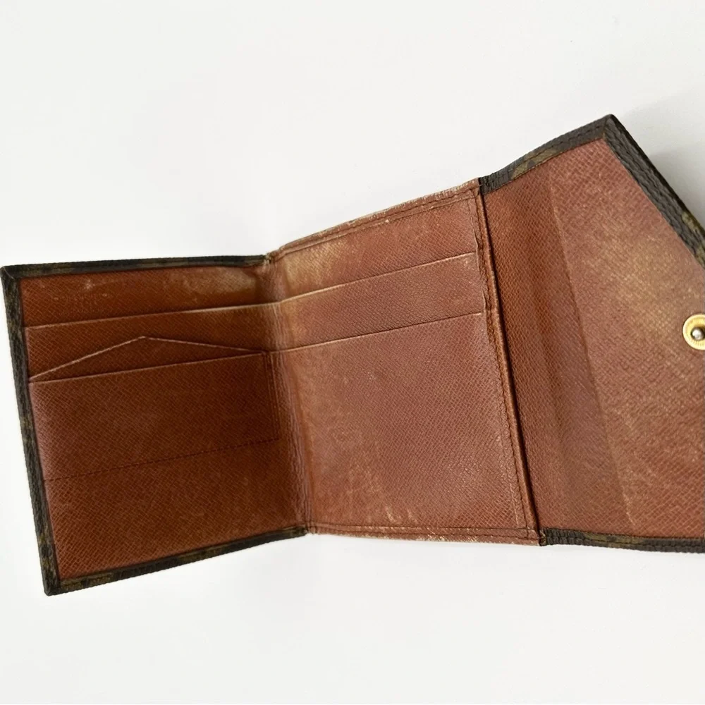Vintage Authentic Louis Vuitton Monogram Elise Wallet